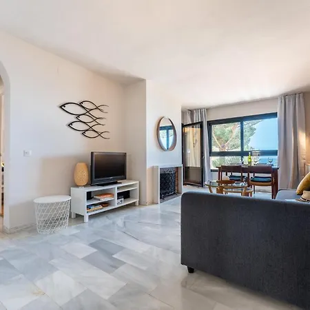 Dona Lola Claudia: Beachfront With Sea And Pool Views * Sitio de Calahonda