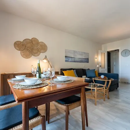 Dona Lola Claudia: Beachfront With Sea And Pool Views Sitio de Calahonda